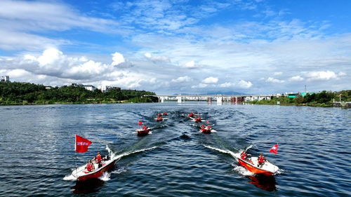 武警陜西總隊(duì)橡皮艇操作手集訓(xùn)筑牢汛期水上防線